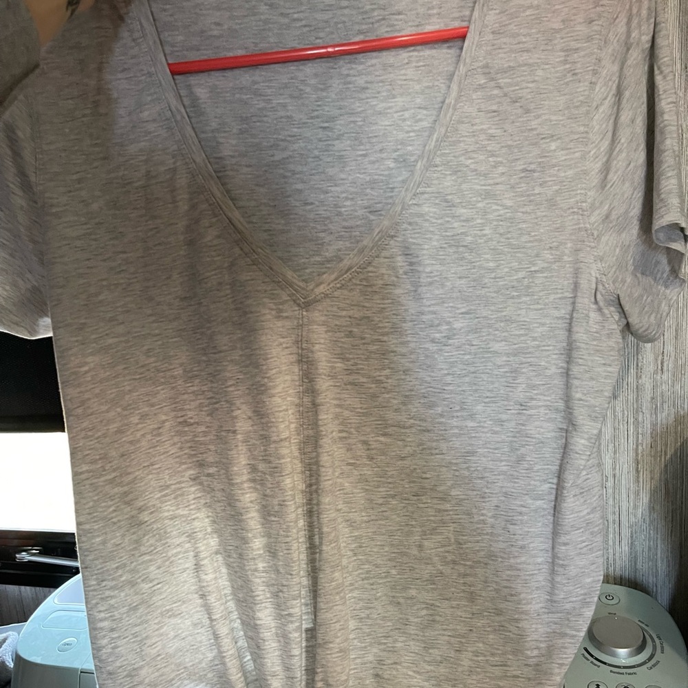 Lululemon size 6 tee
